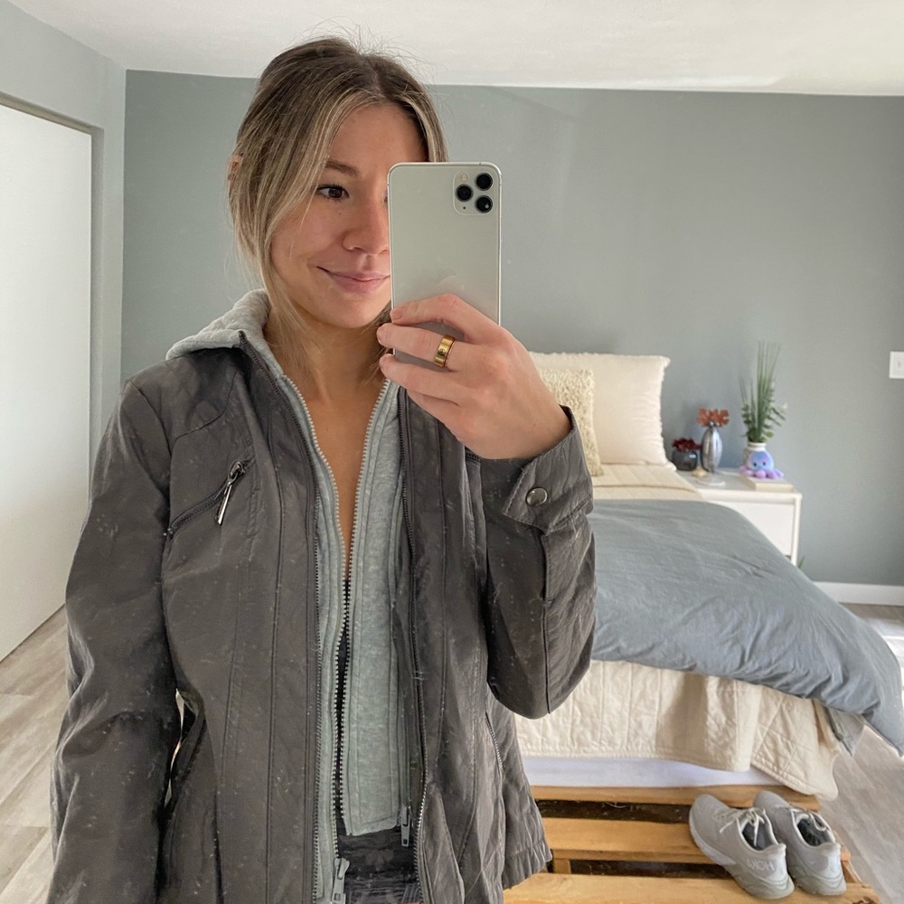 leather jacket - Picture 2 of 3